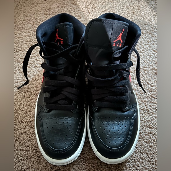 Nike Jordan Mid 1’s Red & Black men’s. - Picture 1 of 7